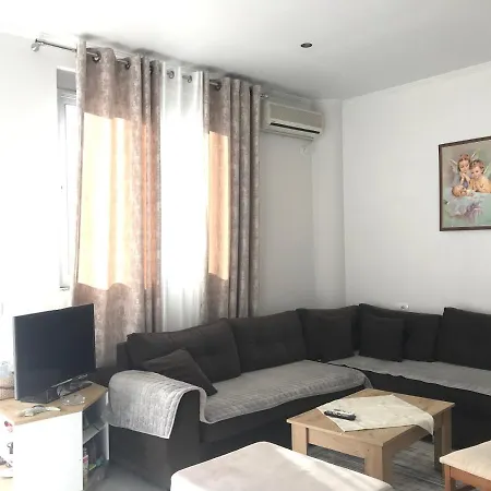 Floban & Mirdar Koshi Apartment