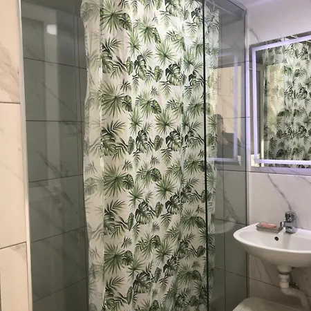 Apartmán Floban & Mirdar Koshi *