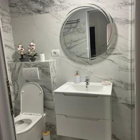 Floban & Mirdar Koshi Apartmán Sarandë