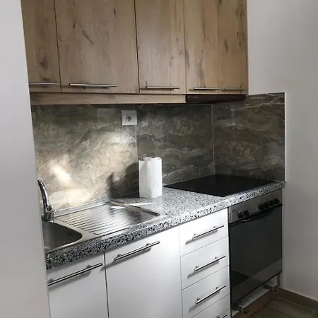 Floban & Mirdar Koshi Apartment *