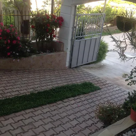 Floban & Mirdar Koshi Apartment Sarande