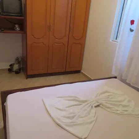 Floban & Mirdar Koshi Apartment