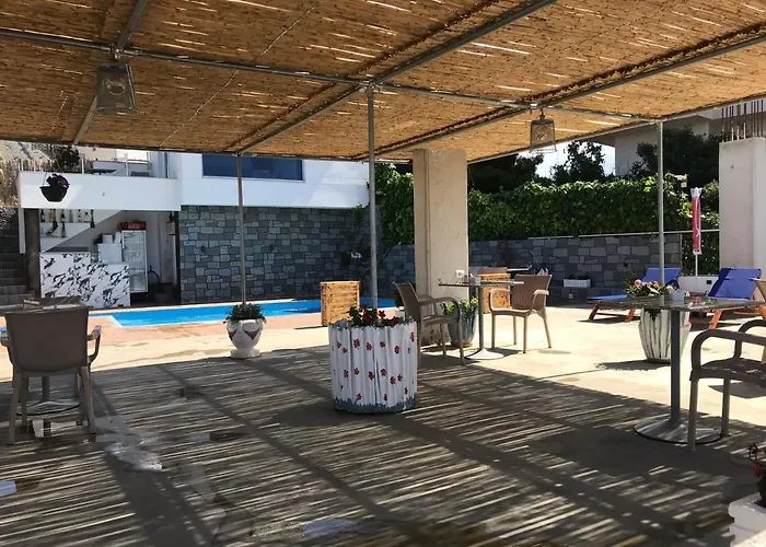 Floban & Mirdar Koshi Apartament
