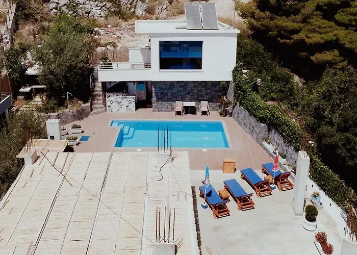 Floban & Mirdar Koshi Apartament Saranda