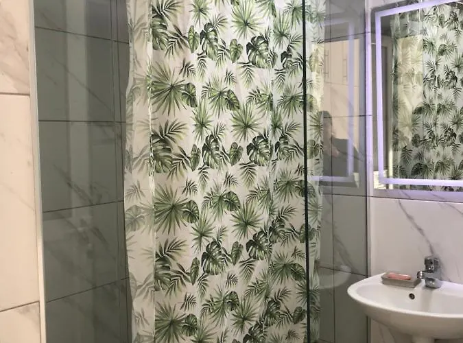 Apartament Floban & Mirdar Koshi *