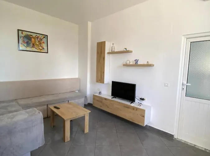 Floban & Mirdar Koshi Apartament