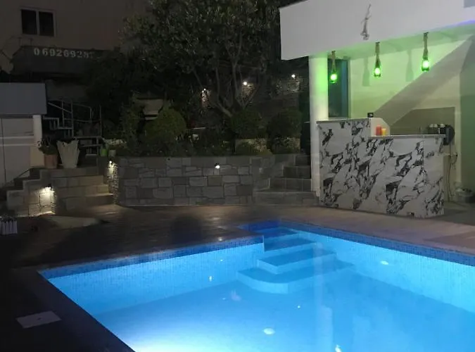 Floban & Mirdar Koshi Apartament